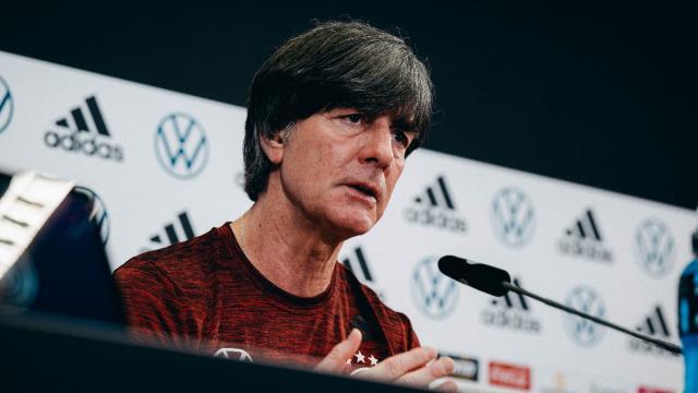 九游官网-勒夫：不急于再就业 克罗斯退出不影响中场实力